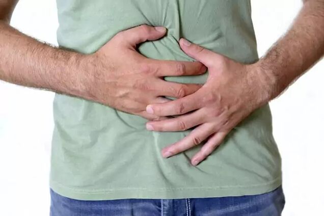 Douleurs abdominales avec une invasion d'Helminthienne